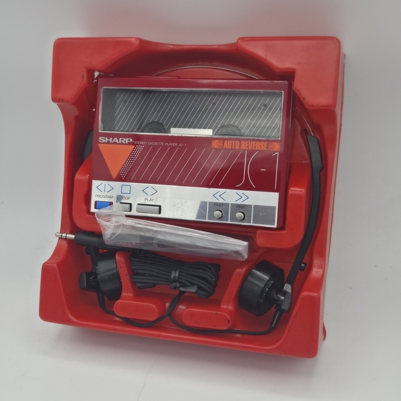 Sharp JC-1G (R) Cassette Player - Picture 3 of 10